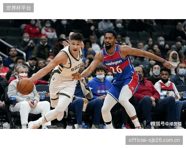 尼科·威廉姆斯和加维的伤病恢复情况将是未知数，他们的状态直接影响球队的战术完整性。